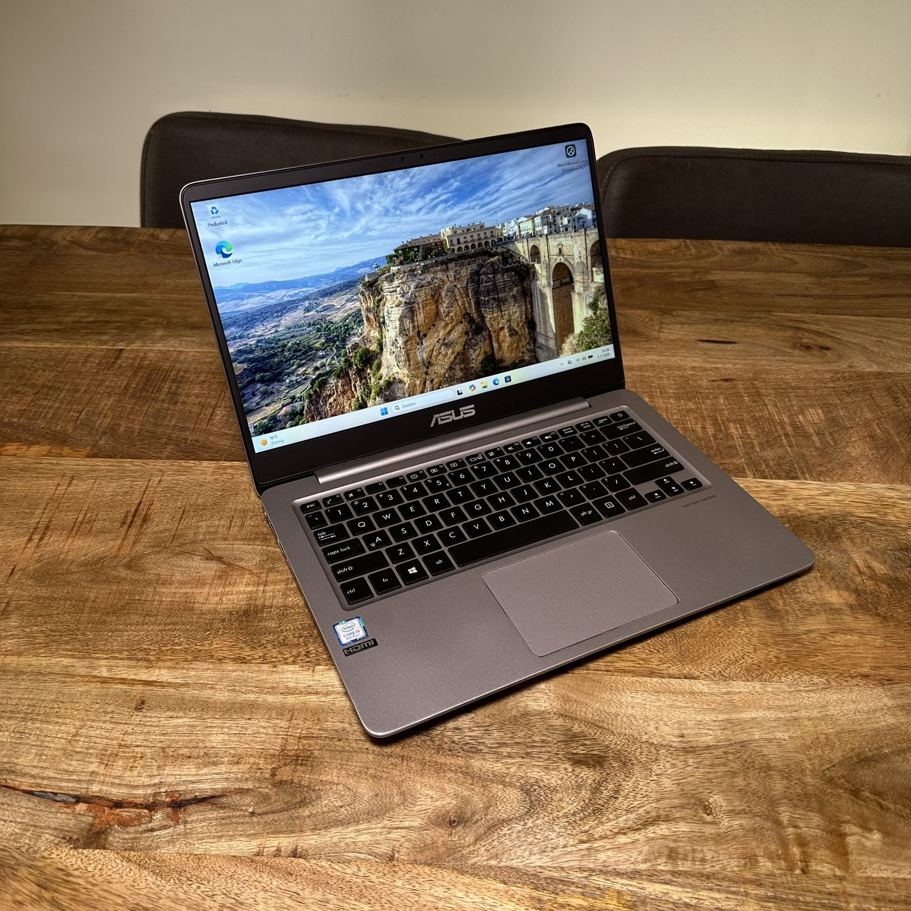 Compacte Asus Laptop Windows 11 Intel Core i5 SSD 8GB RAM